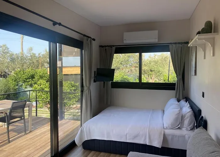 Tiny Town Kuyucak Hotel *